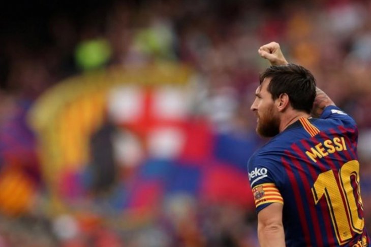 Messi merasa pandemi COVID-19 menguntungkan Barcelona
