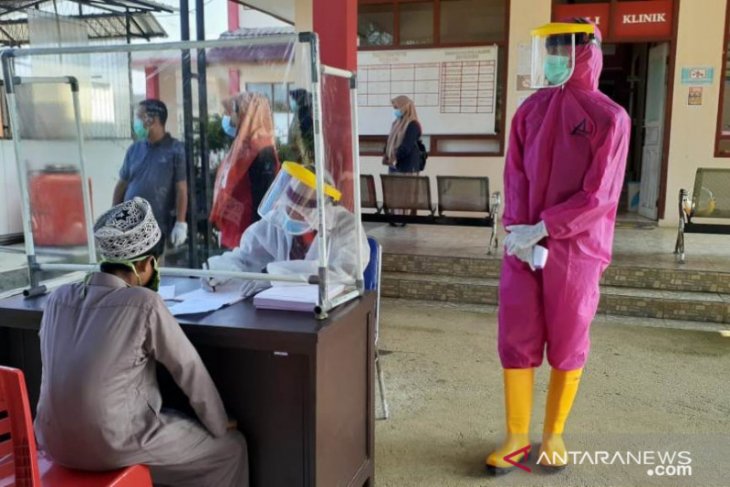 58 santri jalani pemeriksaan kesehatan di RSUD Dharmasraya setelah pulang dari Jatim