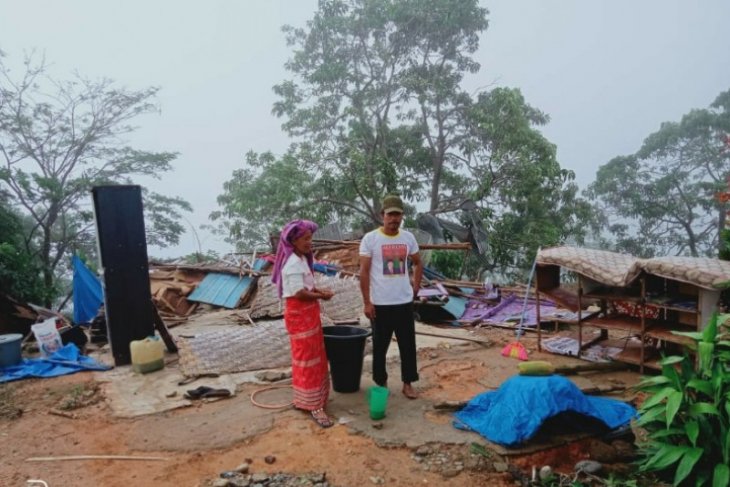 Angin puting beliung hantam 12 rumah warga di Aceh Tenggara