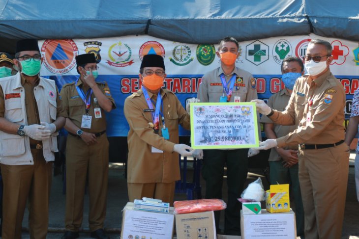 Gubernur terima bantuan perlengkapan medis untuk penanganan COVID-19
