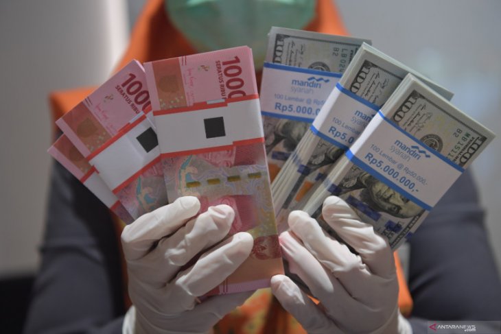 Nilai tukar Rupiah ditutup menguat tipis ditopang sentimen vaksin