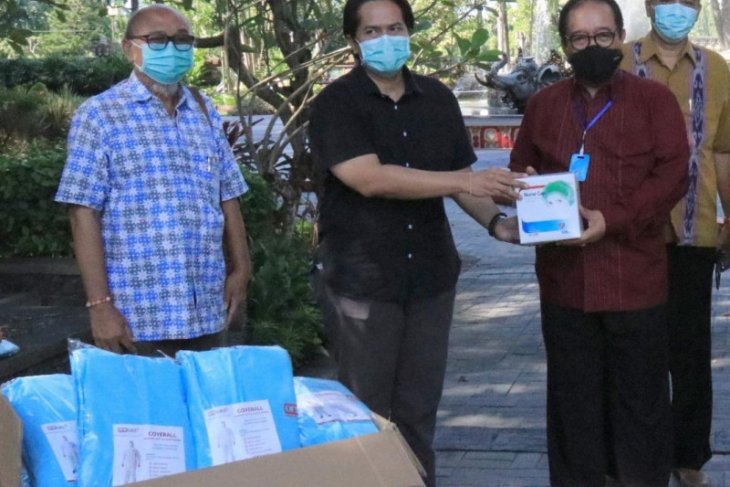 Wagub terima bantuan APD dari gabungan pengusaha alat kesehatan