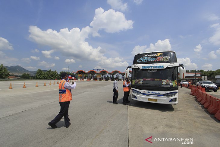 Pemeriksaan armada bus 