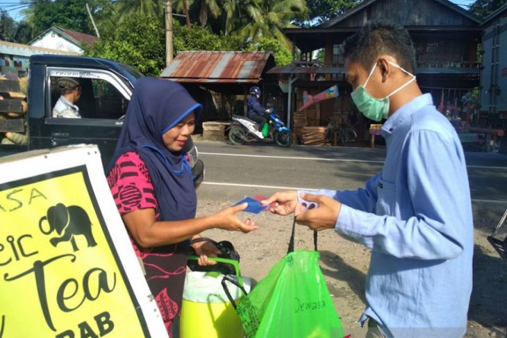 STAI Darul Ulum Kandangan aksi sosial berbagi masker
