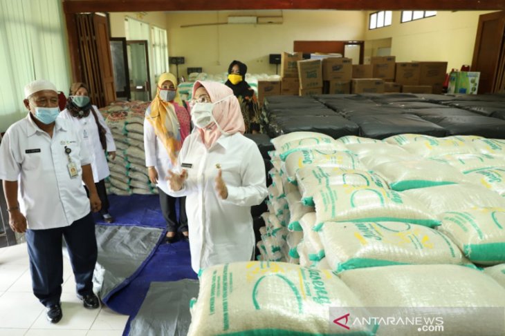 Pemkab Serang distribusikan bantuan bagi warga terdampak COVID-19