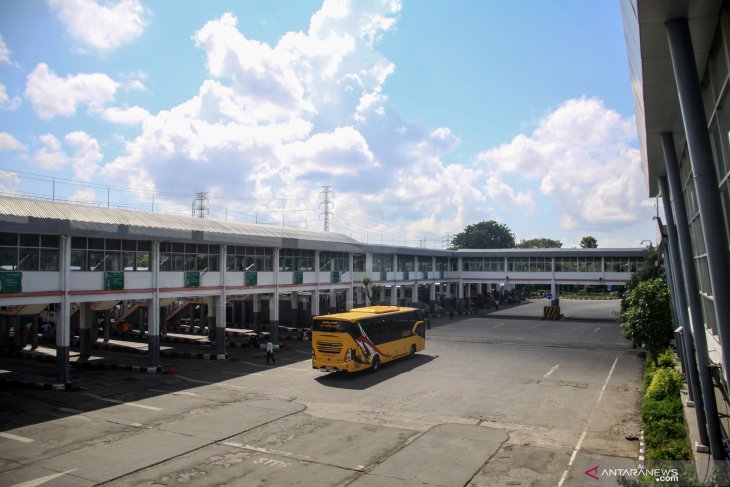 Terminal Bungurasih jelang PSBB