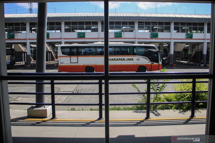 Terminal Bungurasih jelang PSBB