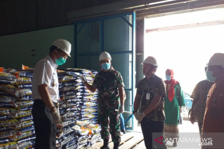 Perum Bulog Kabupaten Belitung datangkan 20 ton gula pasir