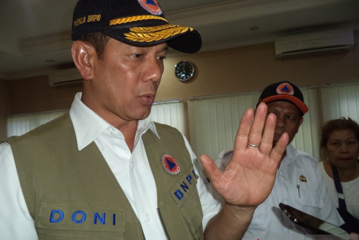 Kurangi angka PHK, warga di bawah 45 tahun boleh beraktivitas lebih banyak