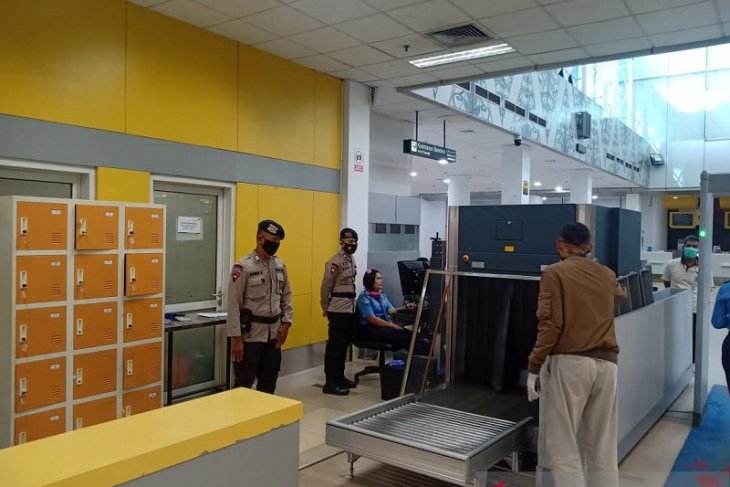 Brimob Polda Jambi back up pengamanan di Bandara Sultan Thaha
