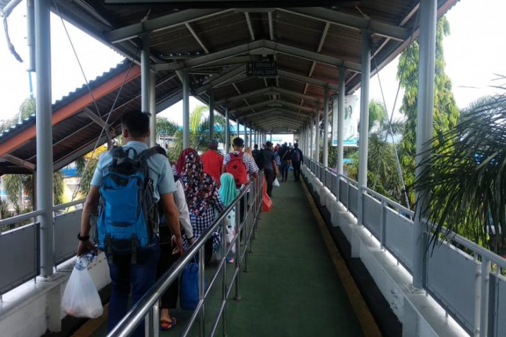 Pencegahan pemudik di perbatasan Bandarlampung ketat, mobil disterilisasi