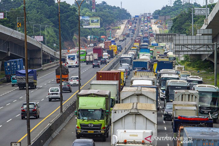 Skema pembatasan kendaraan di Tol Jakarta - Cikampek 