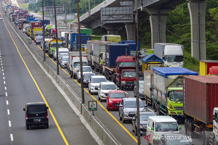 Skema pembatasan kendaraan di Tol Jakarta - Cikampek 