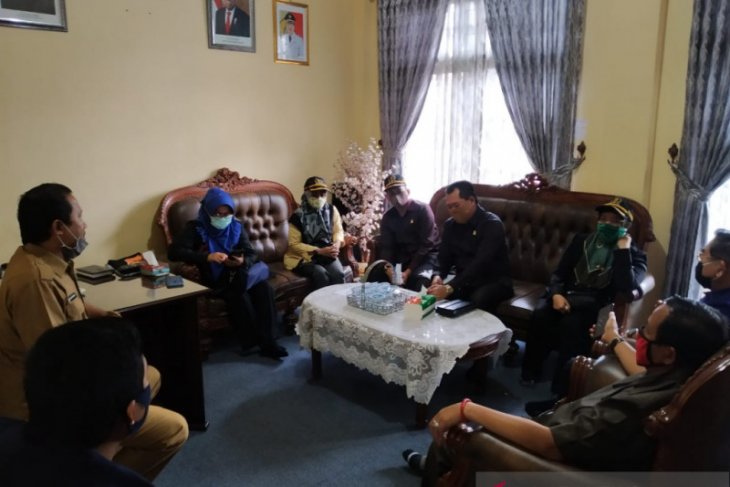DPRD Banjarmasin cek kesiapan pembagian sembako