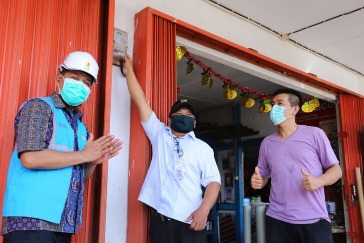 Gunakan listrik PLN, pedagang di Kecamatan Simpang Hulu hemat 50 persen