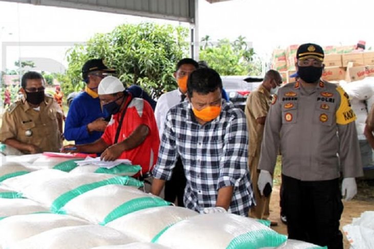Tanjabtim mulai distribusikan bantuan jaring sosial di tiga kecamatan