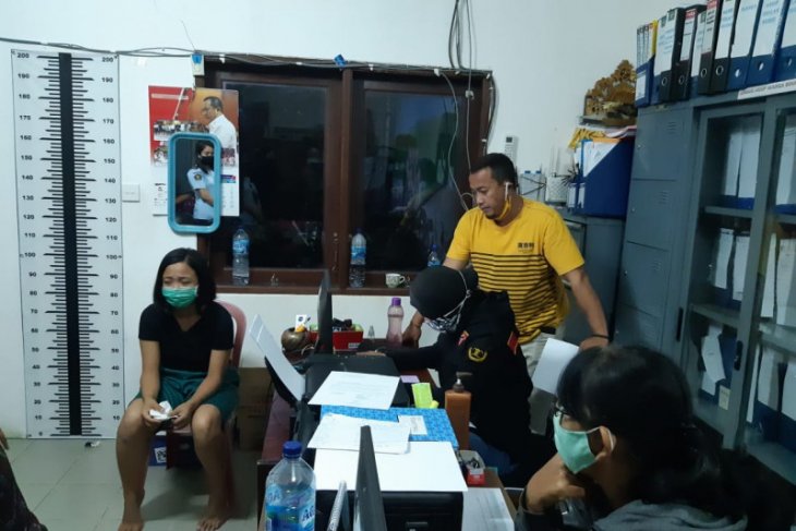 Denpasar Penitentiary warden arrested over attempted meth smuggling