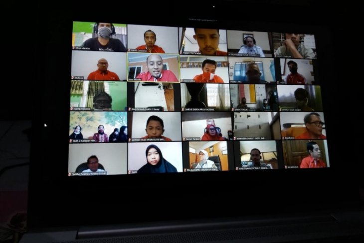 Telkomsel gives free access to 21 schools in Kalimantan