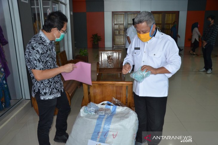 Kadin Kalbar bantu 2.500 masker untuk Pemkab Kubu Raya