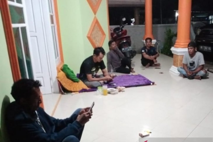 Kapal nelayan di Sungailiat terbakar akibat mesin meledak