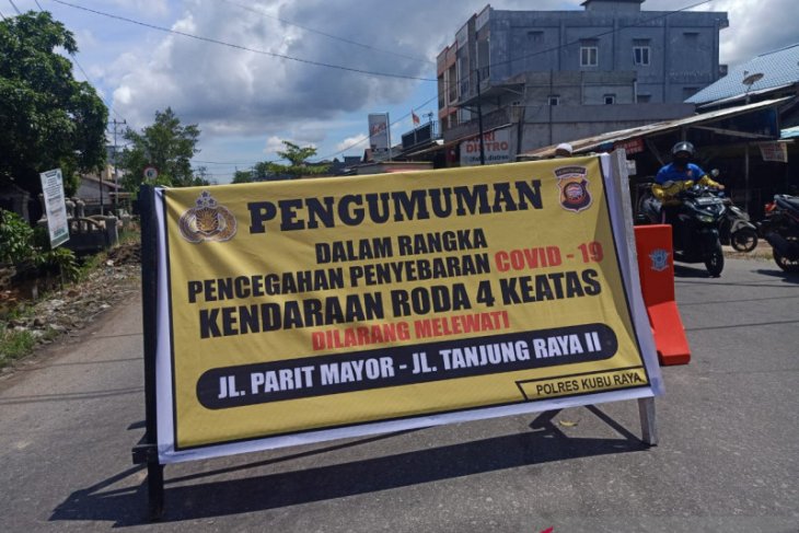 Satlantas Kubu Raya tutup sejumlah ruas jalan