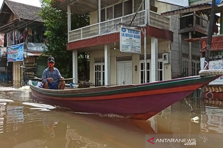 Floods inundate eight sub-districts in North Barito, C Kalimantan