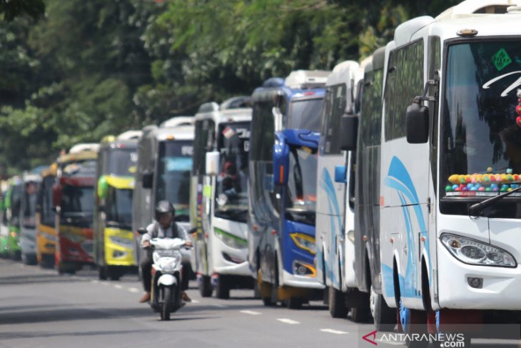 Aksi Simpatik Pengusaha Bus Pariwisata