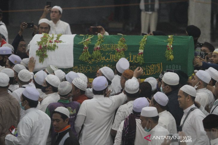 Pemakaman Ulama KH Ahmad Zuhdiannoor