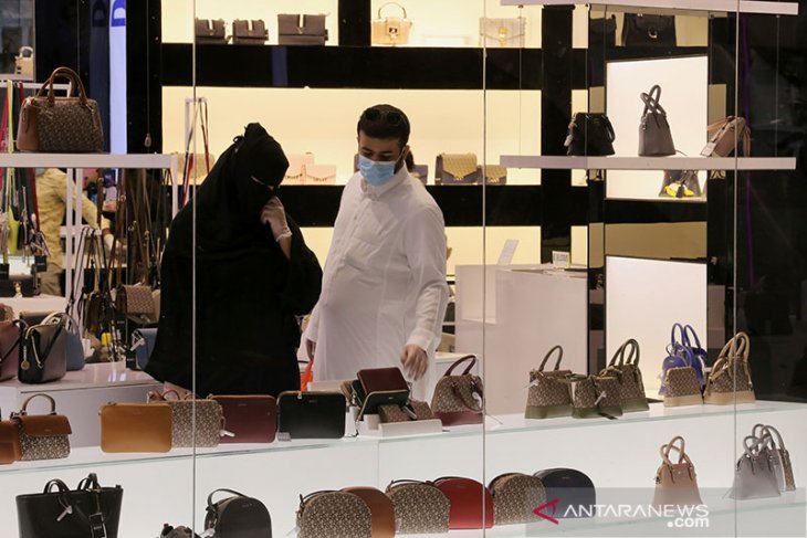 Selama liburan Idul Fitri, Arab Saudi berlakukan jam malam 24 jam