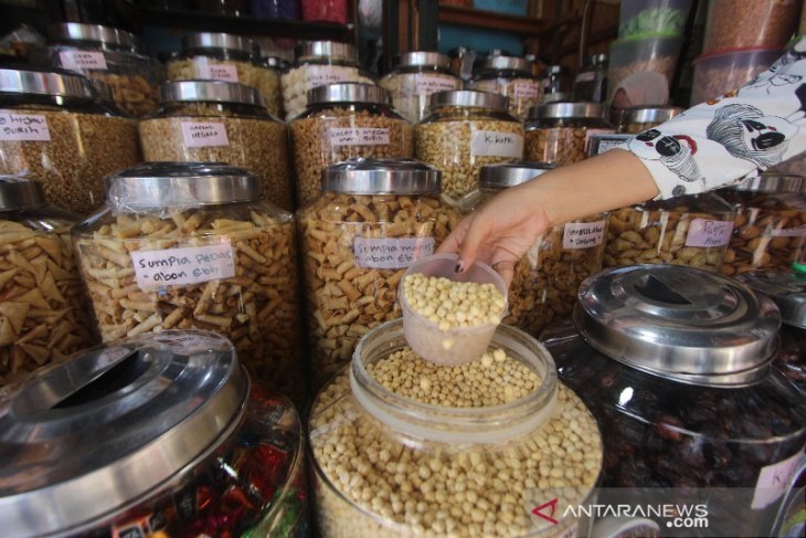 Penjualan Kue Kering Jelang Lebaran Anjlok