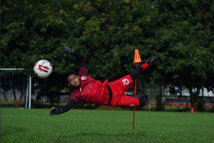 Penjaga gawang Persija membagi tips pilih asupan buka puasa
