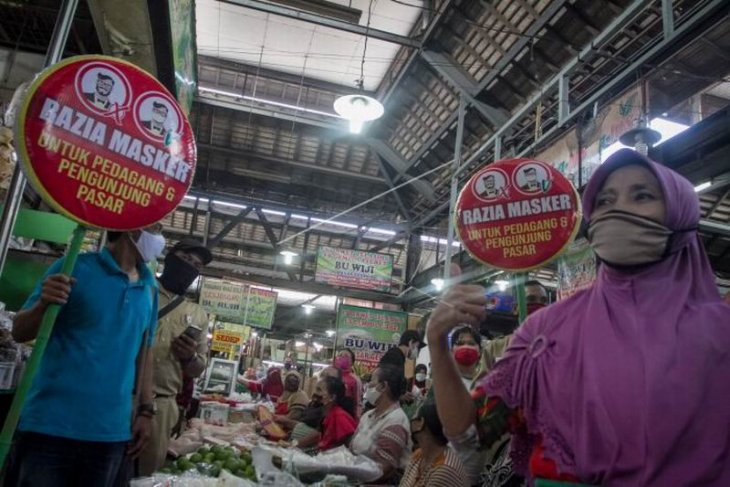 Razia pemakaian masker di pasar