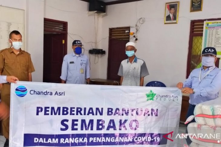 PT Chandra Asri salurkan beras
