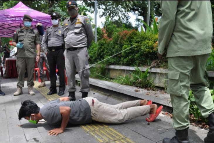 Pelanggar wajib masker di Medan dihukum