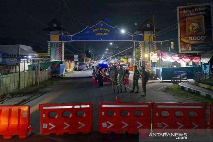 Foto - Penerapan PSBB, perbatasan Bone Bolango-Kota Gorontalo ditutup