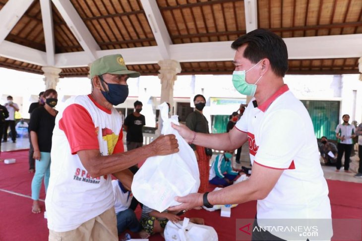 Masyarakat terdampak COVID-19 Klungkung terima bantuan Kementerian PUPR