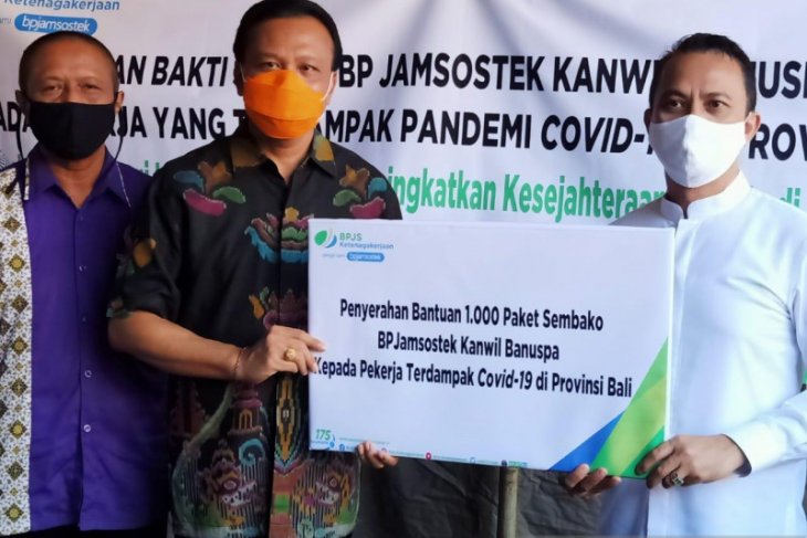 BPJAMSOSTEK Banuspa bantu 1.000 paket sembako kepada pekerja ter-PHK di Bali
