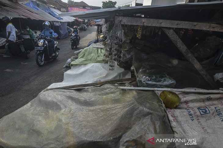 Batas waktu operasional pasar tradisional 