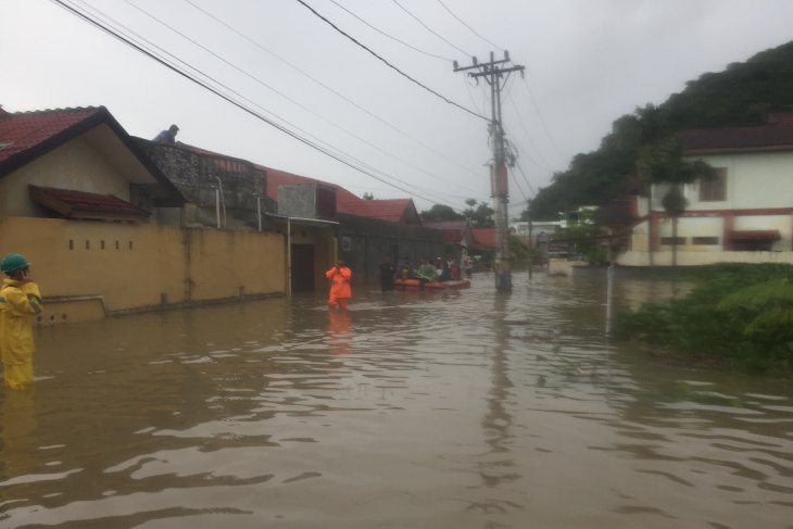 Pemkab Aceh Besar siapkan evakuasi korban banjir