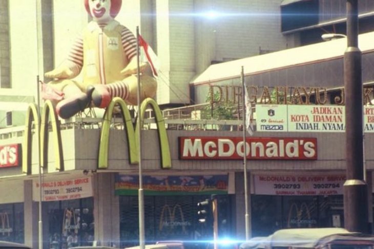 Pamit, McD Sarinah saksi peristiwa dari kerusuhan hingga teror
