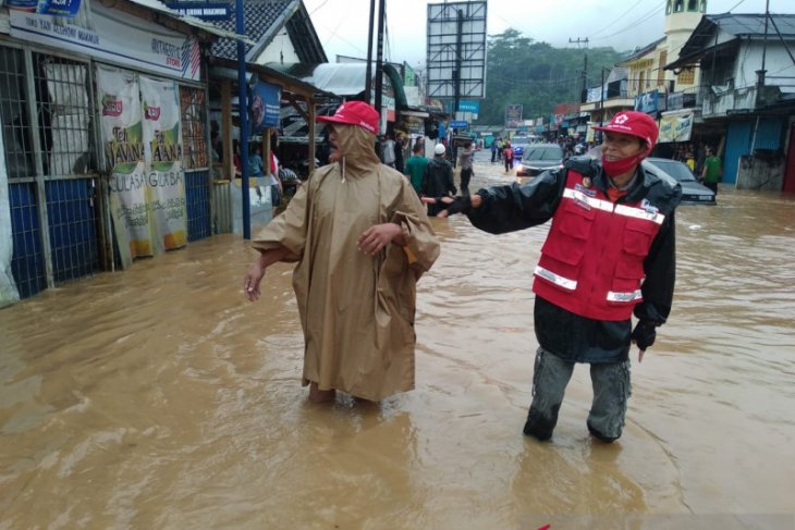 Puluhan Rumah Di Sukabumi Terendam Banjir - ANTARA News Banten