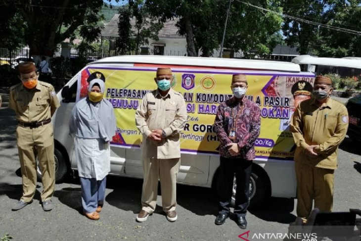 Foto - Gubernur Gorontalo lepas stok gula pasir ke pasar