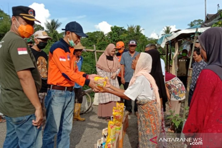 Korban kebakaran langsung dapat bantuan dari Pemkab HST