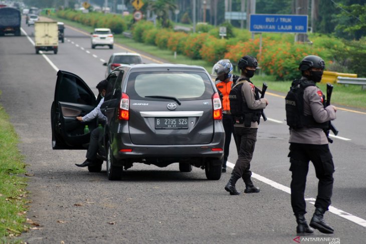 Presiden minta daerah hati-hati melonggarkan PSBB