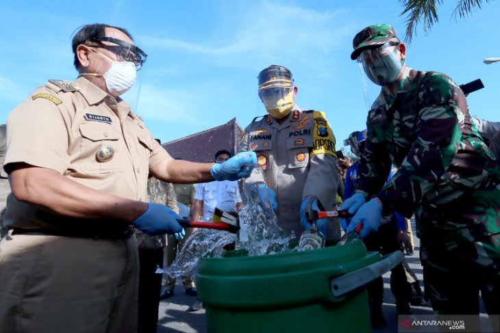 Pemusnahan Miras Lokal Hasil Operasi Ramadhan