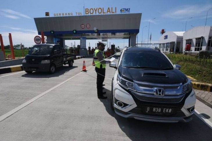 Penyekatan mobil dari  luar daerah