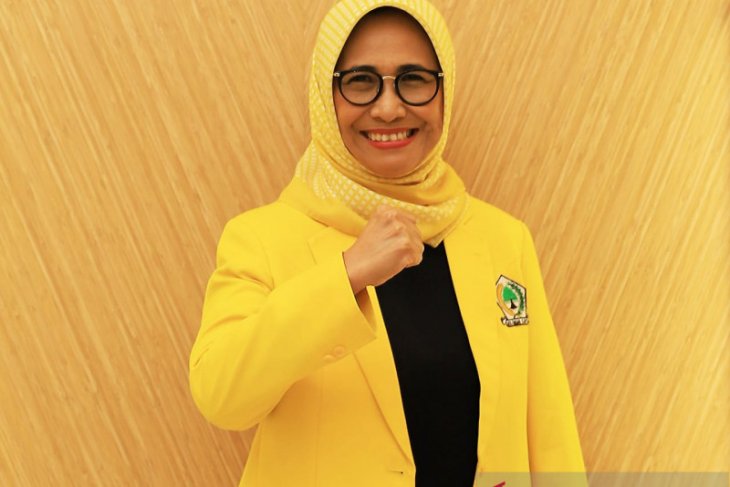 Hetifah bantu 100 APD Puskesmas di Kabupaten Paser