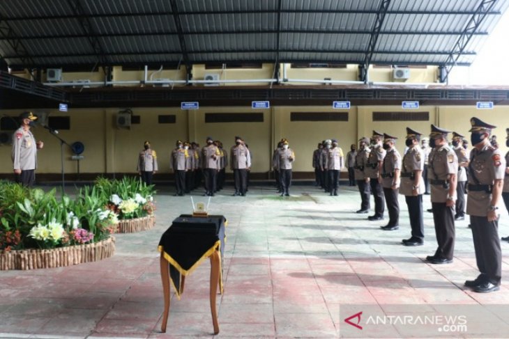 Polda Babel sertijab tiga PJU dan tiga Kapolres