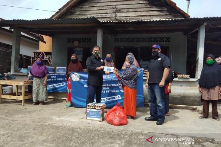 IKT-Baznas PT Timah bagikan paket Ramadhan masyarakat terdampak COVID-19