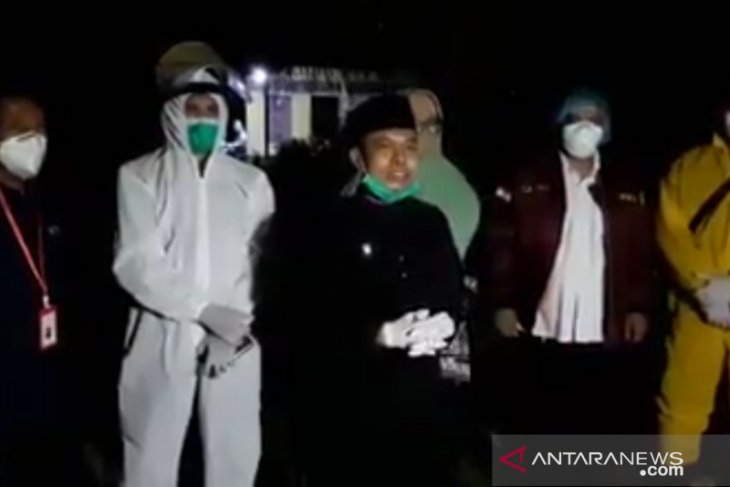Suami istri asal Tebas positif COVID-19, Bupati Sambas tindaklanjuti penanganan